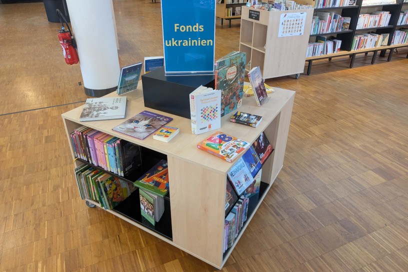 Meuble de présentation du fonds ukrainien